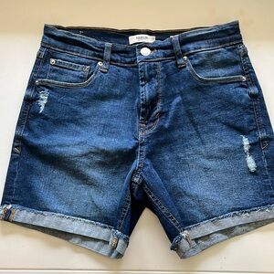 Women’s Jean shorts! Size 4/27!